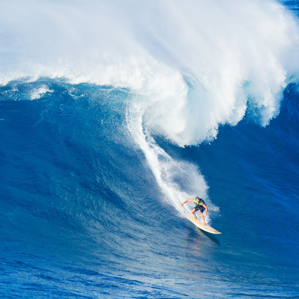 Riding the Right Wave: Trendjacking vs Newsjacking Explained