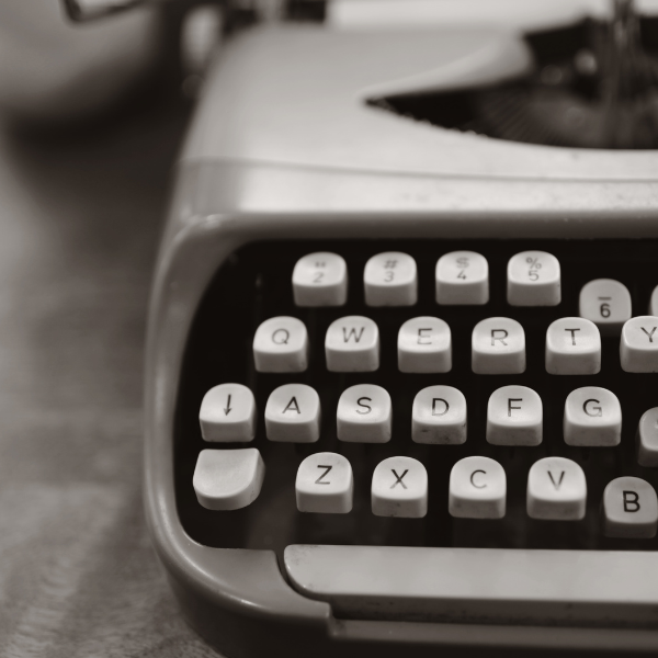 How to Write a Media Pitch Email (With 5 Templates)